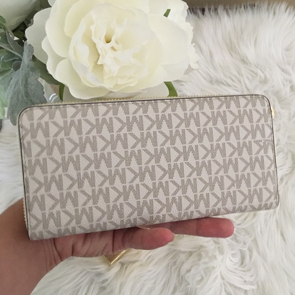 Michael Kors giftables large continental wallet - Picture 6 of 7
